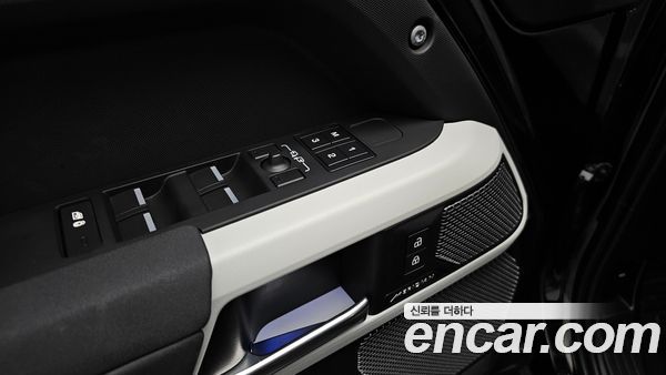 Land Rover Defender 2023, фото 25