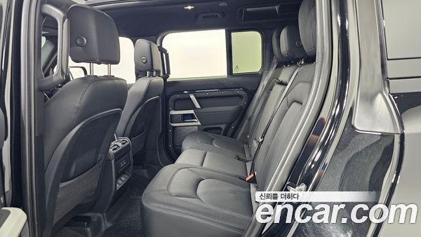 Land Rover Defender 2023, фото 15