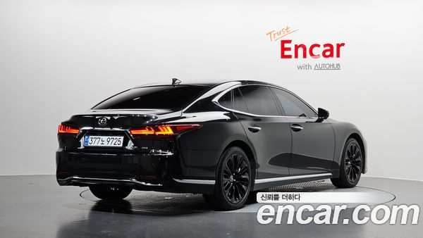 Lexus LS 2023