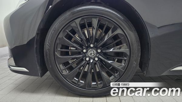 Lexus LS 2023, фото 4