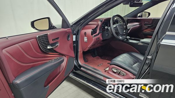Lexus LS 2023, фото 12