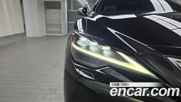 Lexus LS 2023, фото 7