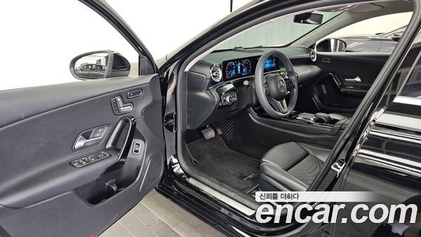Mercedes-Benz A-Class 2020, фото 10