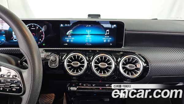 Mercedes-Benz A-Class 2020, фото 14