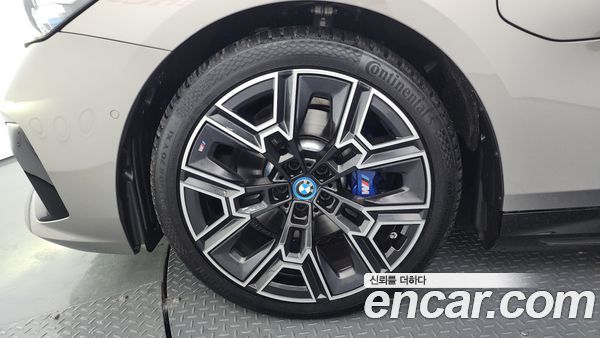 BMW 5 Series 2025, фото 5