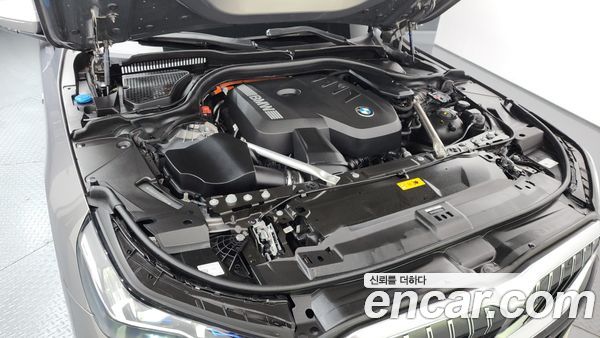 BMW 5 Series 2025, фото 6