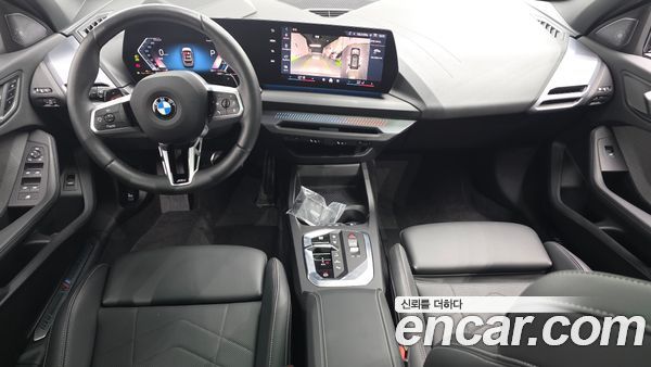 BMW 1 Series 2025, фото 7