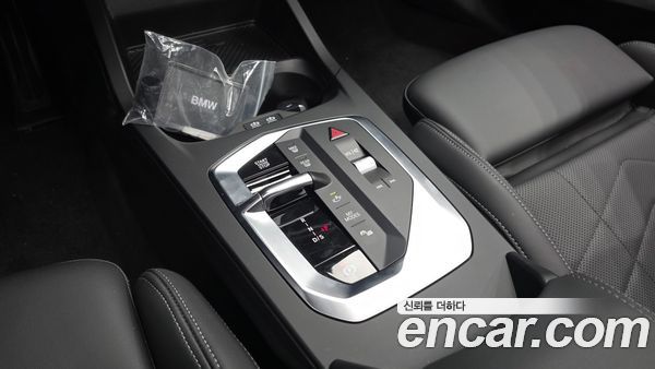 BMW 1 Series 2025, фото 9