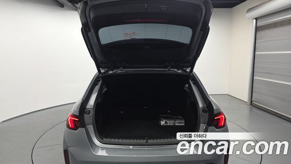 BMW 1 Series 2025, фото 20