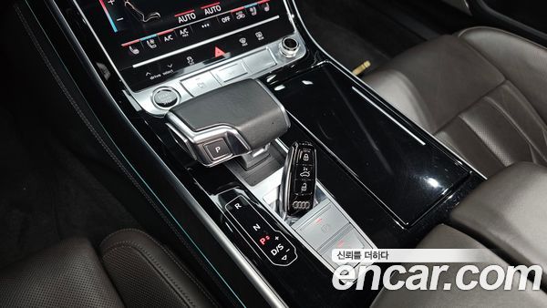 Audi A8 2021, фото 9