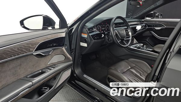 Audi A8 2021, фото 11