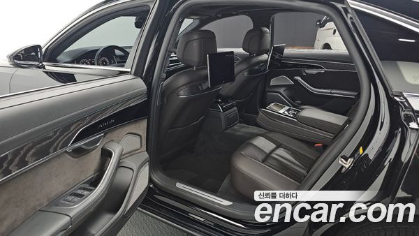 Audi A8 2021, фото 12