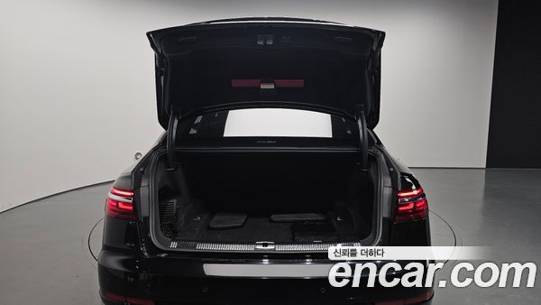 Audi A8 2021, фото 20
