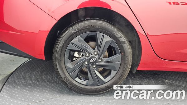 Hyundai Elantra 2023, фото 5