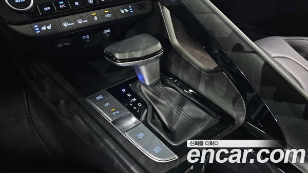 Hyundai Elantra 2023, фото 12