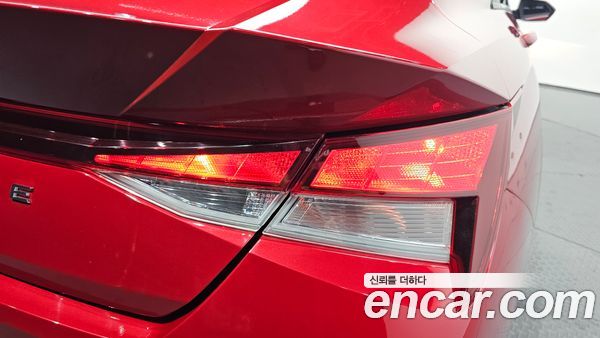 Hyundai Elantra 2023, фото 9