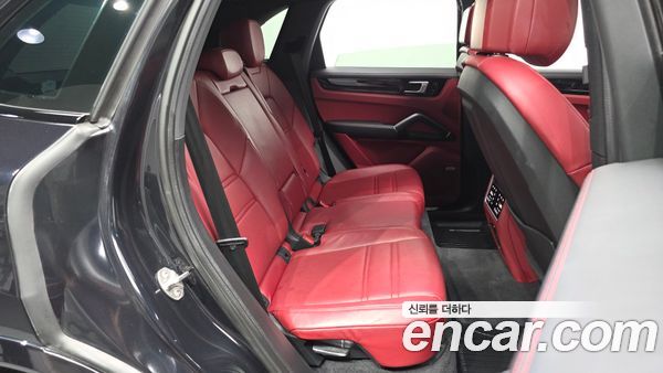 Porsche Cayenne 2021, фото 17