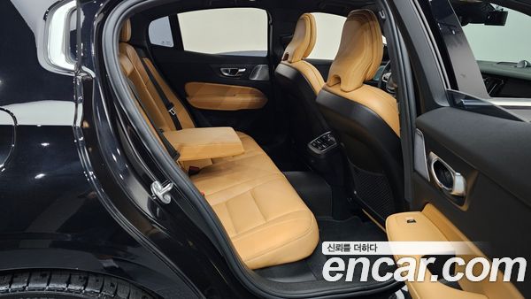 Volvo S60 2025, фото 17