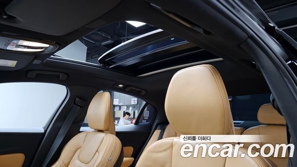 Volvo S60 2025, фото 22