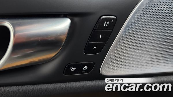Volvo S60 2025, фото 36