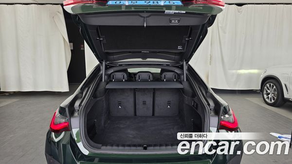 BMW i4 2022, фото 26