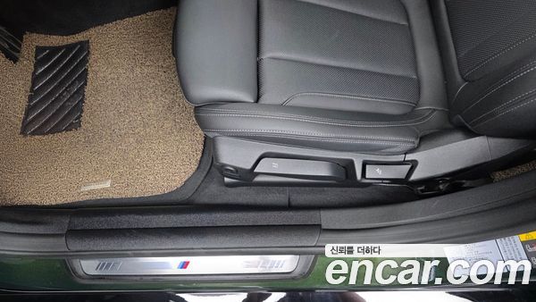BMW i4 2022, фото 31