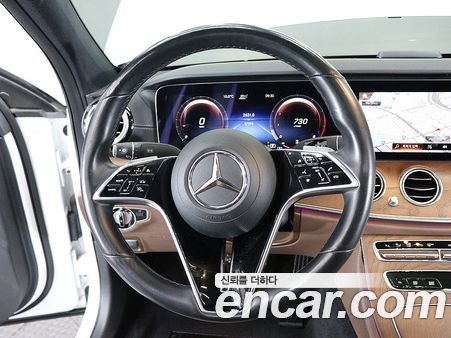 Mercedes-Benz E-Class 2021, фото 14