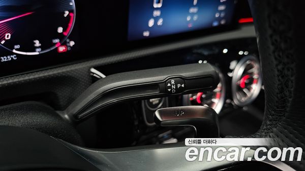 Mercedes-Benz A-Class 2025, фото 12