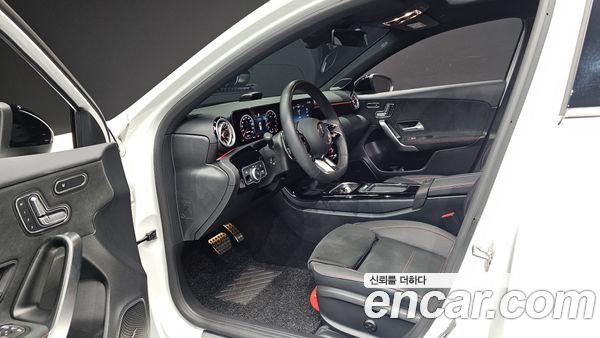 Mercedes-Benz A-Class 2025, фото 13