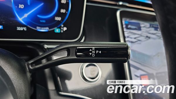 Mercedes-Benz EQE 2023, фото 9