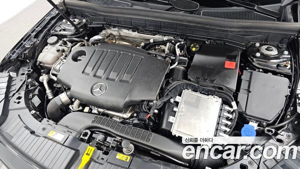 Mercedes-Benz GLB 2024, фото 6