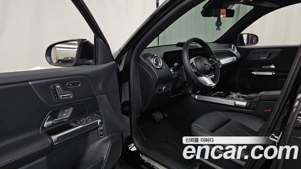 Mercedes-Benz GLB 2024, фото 13