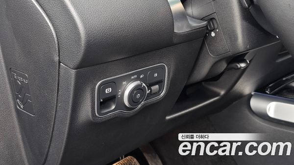 Mercedes-Benz GLB 2024, фото 25
