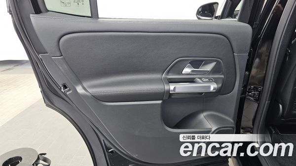 Mercedes-Benz GLB 2024, фото 15