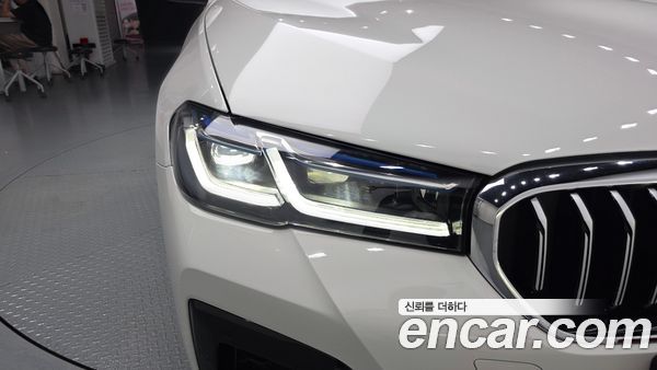BMW 5 Series 2023, фото 8
