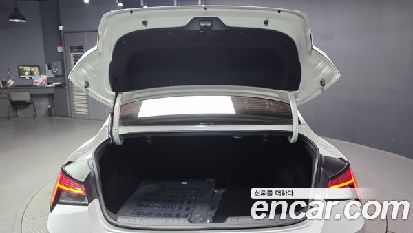 Hyundai Elantra 2021, фото 20