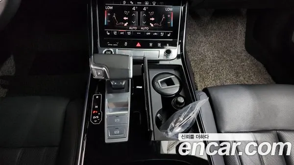 Audi A8 2023, фото 12