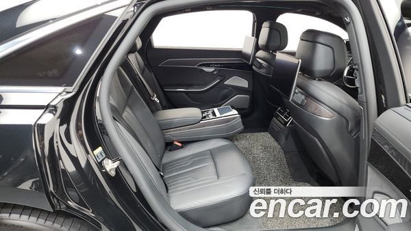 Audi A8 2023, фото 17