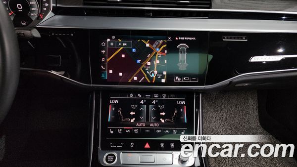 Audi A8 2023, фото 18