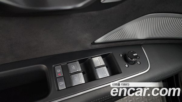 Audi A8 2023, фото 26