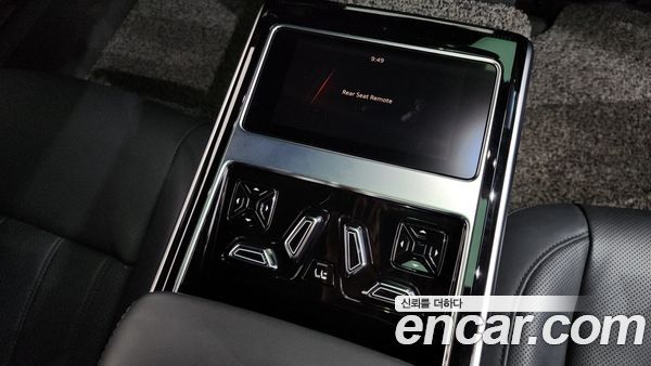 Audi A8 2023, фото 27