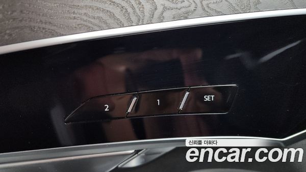 Audi A8 2023, фото 31