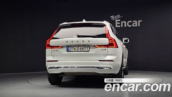 Volvo XC60 2022, фото 3