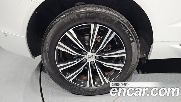 Volvo XC60 2022, фото 4