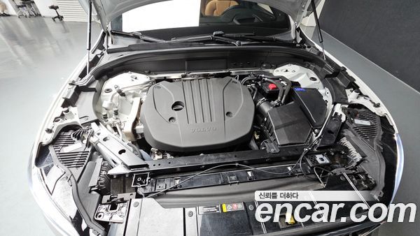 Volvo XC60 2022, фото 5