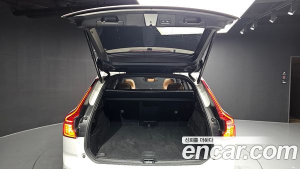 Volvo XC60 2022, фото 25