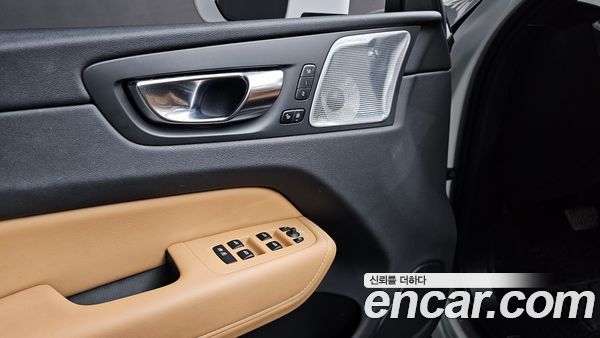 Volvo XC60 2022, фото 13