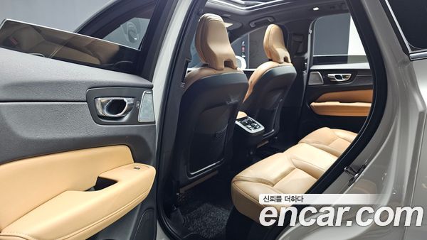Volvo XC60 2022, фото 15