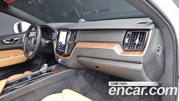 Volvo XC60 2022, фото 26