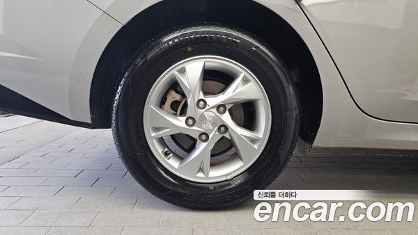 Hyundai Elantra 2021, фото 5